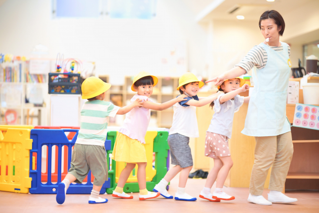 R社：サービス業<br>（保育事業）<br>従業員数50名